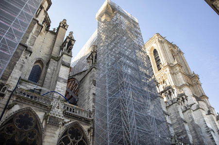 Wiederaufbau der Kathedrale Notre-Dame de Paris