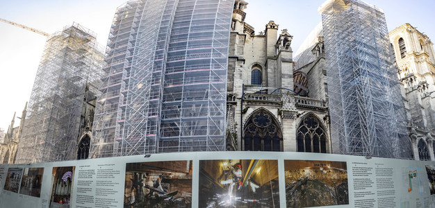 Wiederaufbau der Kathedrale Notre-Dame de Paris