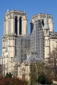 Wiederaufbau der Kathedrale Notre-Dame de Paris