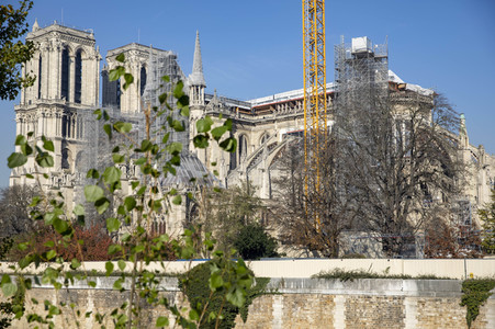 Wiederaufbau der Kathedrale Notre-Dame de Paris