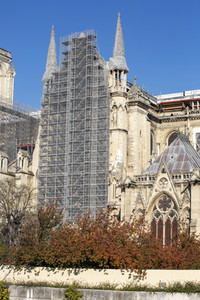 Wiederaufbau der Kathedrale Notre-Dame de Paris