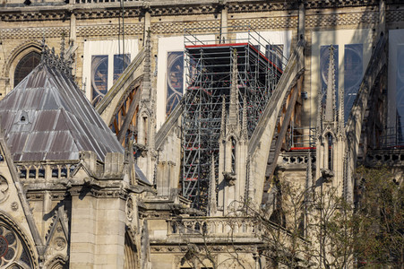 Wiederaufbau der Kathedrale Notre-Dame de Paris