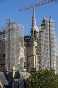 Wiederaufbau der Kathedrale Notre-Dame de Paris