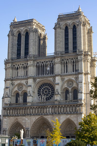 Wiederaufbau der Kathedrale Notre-Dame de Paris