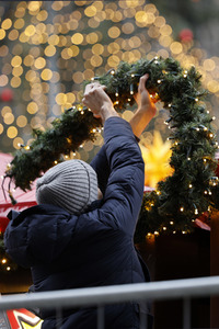 Weihnachtsmarktaufbau in Köln