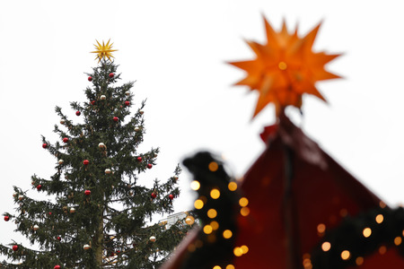 Weihnachtsmarktaufbau in Köln