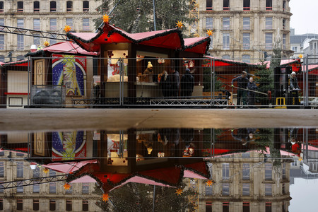 Weihnachtsmarktaufbau in Köln