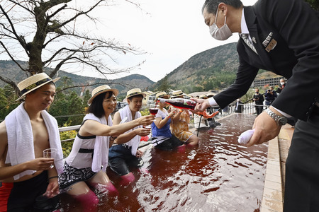 Präsentation vom Beaujolais Nouveau Wein in Hakone