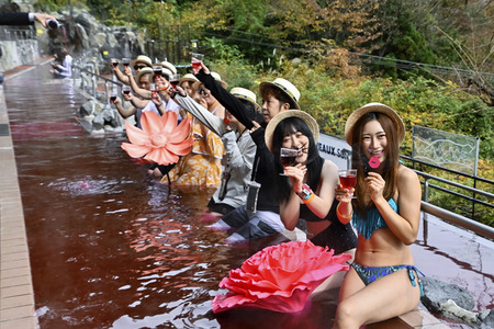 Präsentation vom Beaujolais Nouveau Wein in Hakone