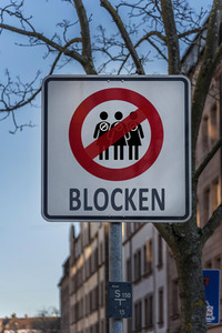 Symbolfoto Blocken, Bremsen, Boostern