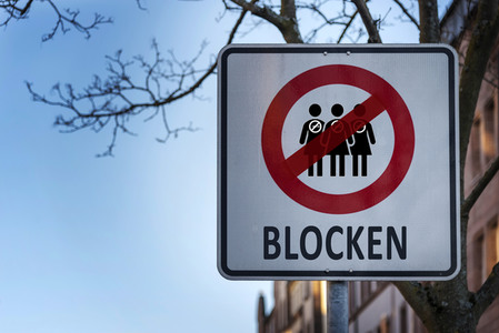 Symbolfoto Blocken, Bremsen, Boostern