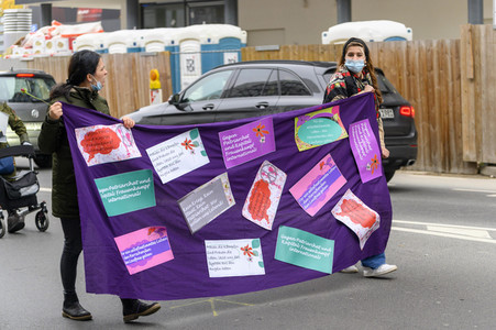 Demo zum Tag gegen Gewalt an Frauen in Düsseldorf
