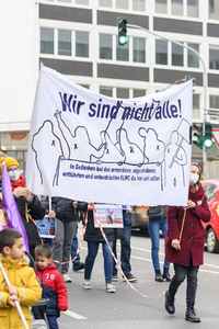 Demo zum Tag gegen Gewalt an Frauen in Düsseldorf
