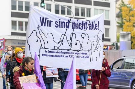 Demo zum Tag gegen Gewalt an Frauen in Düsseldorf