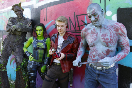 FARBKÖRPER Kalender 2022: Geek Art-Bodypainting und Transformaking