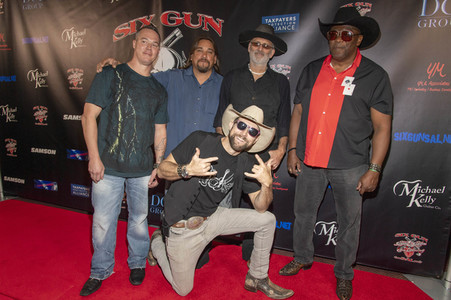 Album-Release-Party von Six Gun Sal in Long Beach