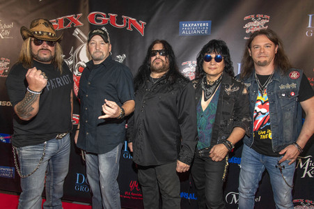 Album-Release-Party von Six Gun Sal in Long Beach