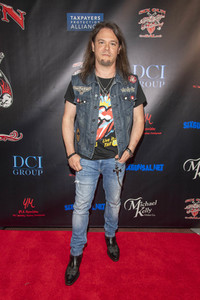Album-Release-Party von Six Gun Sal in Long Beach