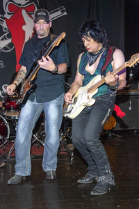 Album-Release-Party von Six Gun Sal in Long Beach