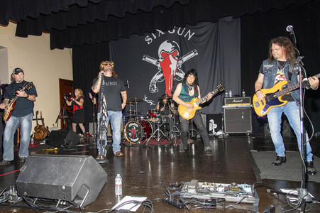 Album-Release-Party von Six Gun Sal in Long Beach
