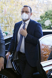 Pressekonferenz zum Impfen mit Moderna und BioNTech in Berlin