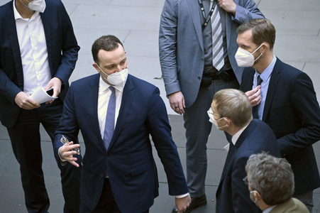 Pressekonferenz zum Impfen mit Moderna und BioNTech in Berlin