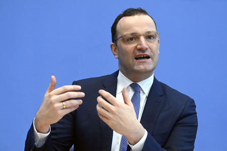 Pressekonferenz zum Impfen mit Moderna und BioNTech in Berlin