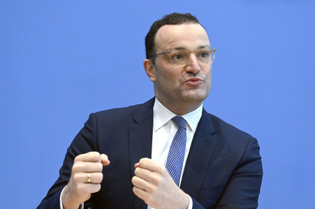 Pressekonferenz zum Impfen mit Moderna und BioNTech in Berlin