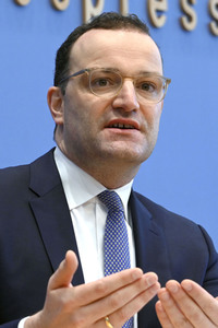 Pressekonferenz zum Impfen mit Moderna und BioNTech in Berlin