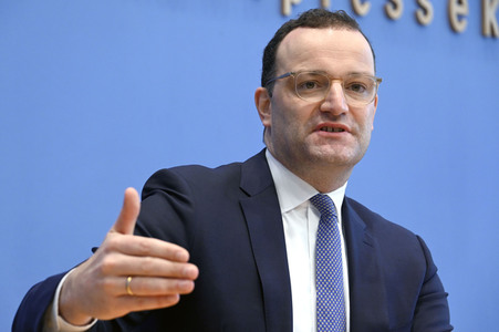 Pressekonferenz zum Impfen mit Moderna und BioNTech in Berlin