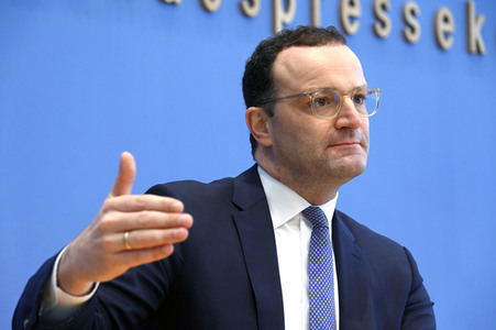 Pressekonferenz zum Impfen mit Moderna und BioNTech in Berlin