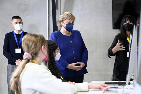 Angela Merkel besucht das TUMO Lernzentrum in Berlin