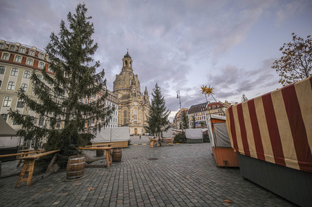 Weihnachtsmarkt-Aus in Dresden