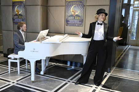 Pressekonferenz zur neu überarbeiteten Revue 'Berlin Berlin' in Berlin