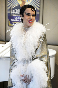 Pressekonferenz zur neu überarbeiteten Revue 'Berlin Berlin' in Berlin