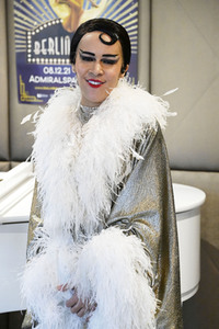 Pressekonferenz zur neu überarbeiteten Revue 'Berlin Berlin' in Berlin