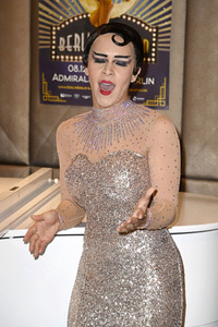 Pressekonferenz zur neu überarbeiteten Revue 'Berlin Berlin' in Berlin