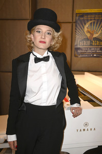 Pressekonferenz zur neu überarbeiteten Revue 'Berlin Berlin' in Berlin