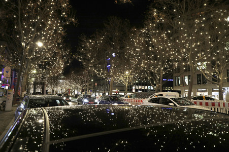 Weihnachtsbeleuchtung am Kudamm in Berlin