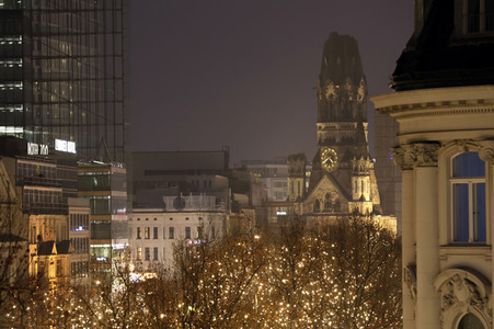 Weihnachtsbeleuchtung am Kudamm in Berlin