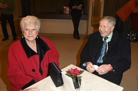 Theaterpremiere 'Schöne Bescherungen' in Berlin