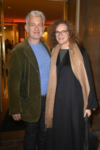 Theaterpremiere 'Schöne Bescherungen' in Berlin