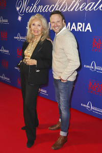 Theaterpremiere 'Josef und Maria' in Hamburg