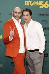 Musicalpremiere 'Ku'damm 56 - Das Musical' in Berlin