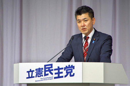 Pressekonferenz mit Kenta Izumi in Tokio
