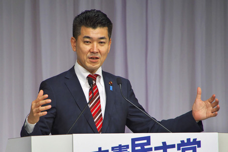 Pressekonferenz mit Kenta Izumi in Tokio