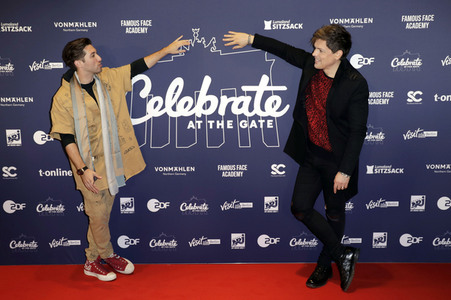 Silvestershow 'Celebrate at the Gate - Willkommen 2022' in Berlin