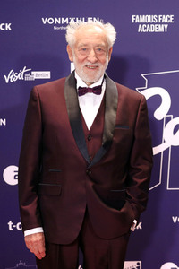 Silvestershow 'Celebrate at the Gate - Willkommen 2022' in Berlin