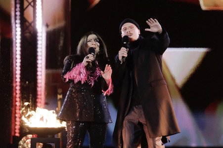 Silvestershow 'Celebrate at the Gate - Willkommen 2022' in Berlin