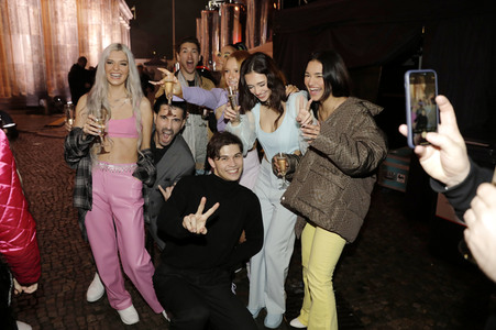 Silvestershow 'Celebrate at the Gate - Willkommen 2022' in Berlin